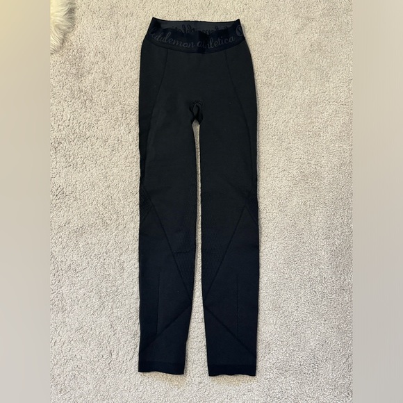 Lululemon compression leggings - size 6 - Picture 1 of 6